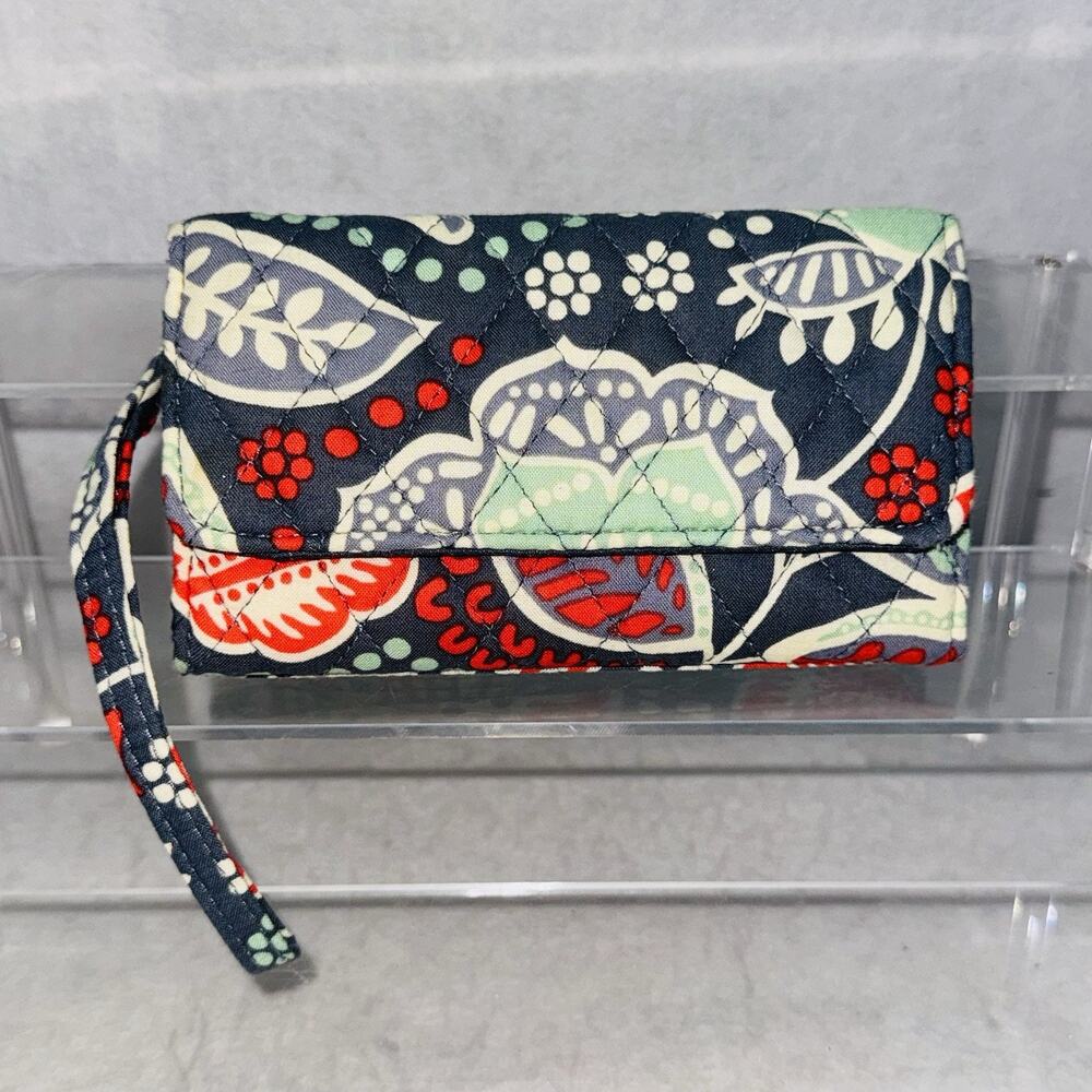 EUC Vera Bradley Tri-Fold Wallet Clutch Wristlet Nomadic Floral Detachable Strap